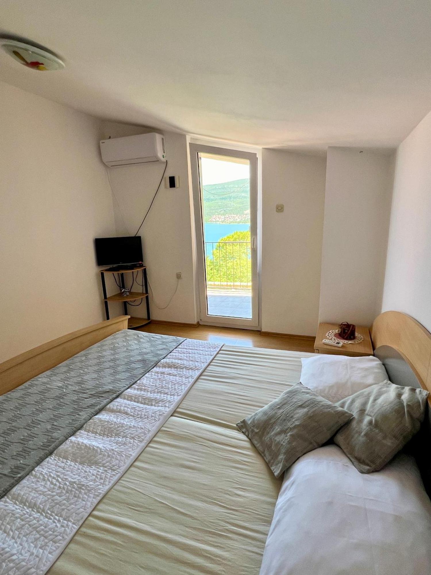 Apartmani Lidija Karin Donji Donji Karin Exterior photo